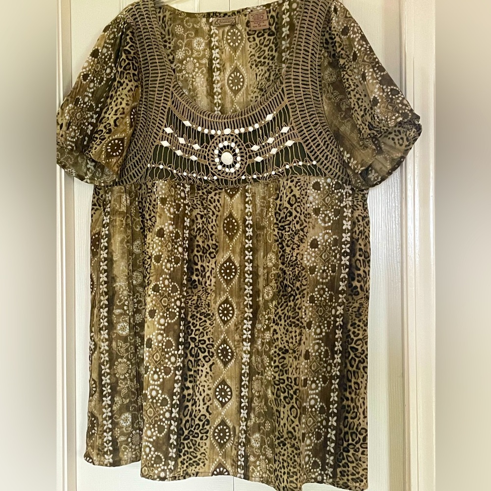 Art and Soul Tunic style Top
